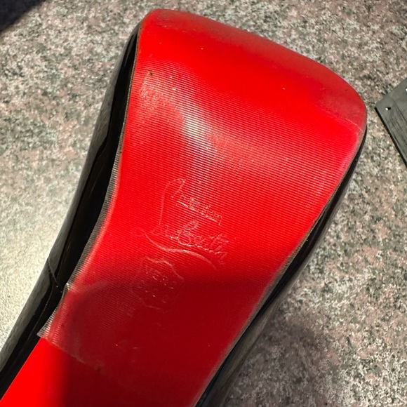 Louis Vuitton heals worn once , they are to big . Size 41. - Picture 9 of 13